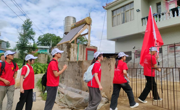 关爱篇——贵州民族大学马克思主义学院“青马黔言”宣讲实践队在兔街社区走访留守儿童