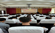三全育人│马克思主义学院组织师生参加“百年中共不负中华”专题讲座