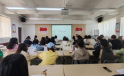 马克思主义学院举办新媒体工作技能之新闻稿写作和照片拍摄培训